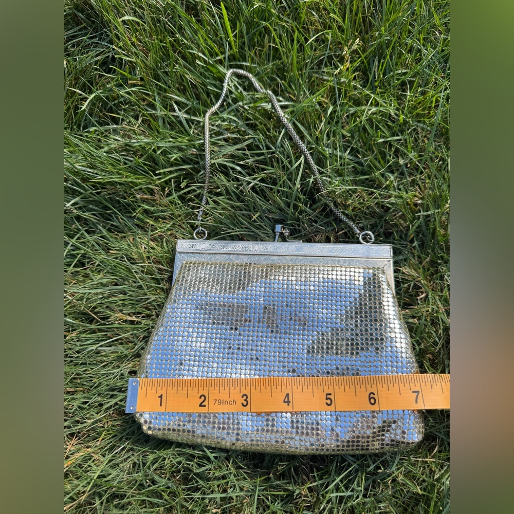 80s Does 40s Silver Mesh Evening Bag - Picture 4 of 9